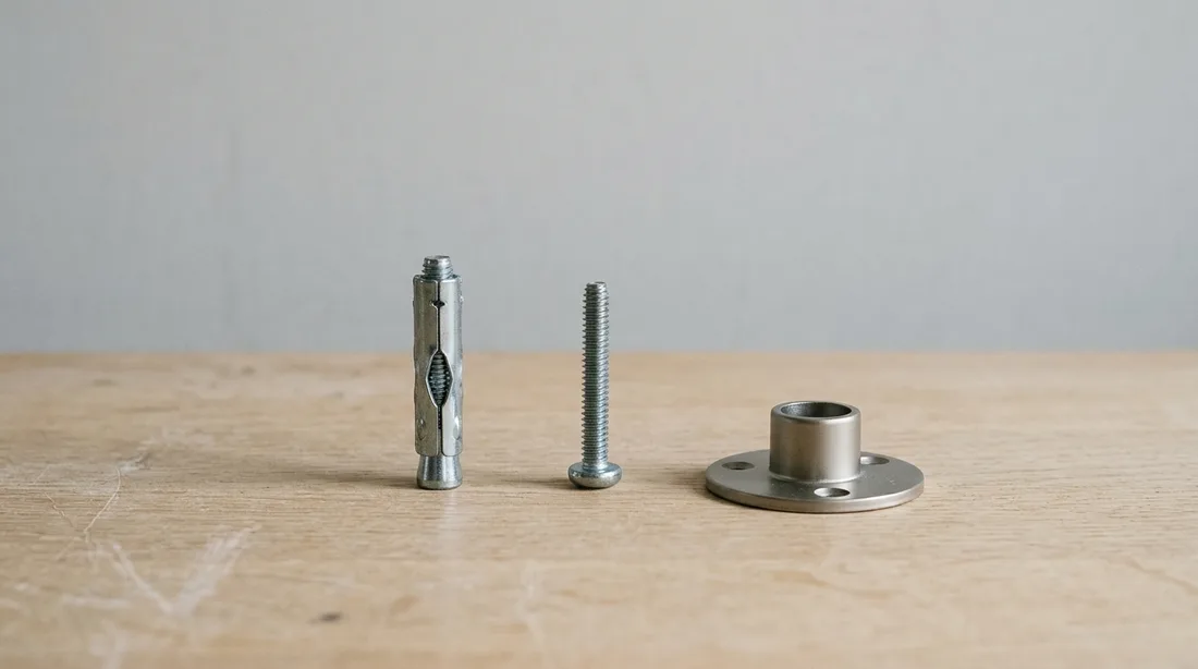 Metall-Hohlraumdübel, Schraube und runde Rohrhalterung für eine Gardinenstange